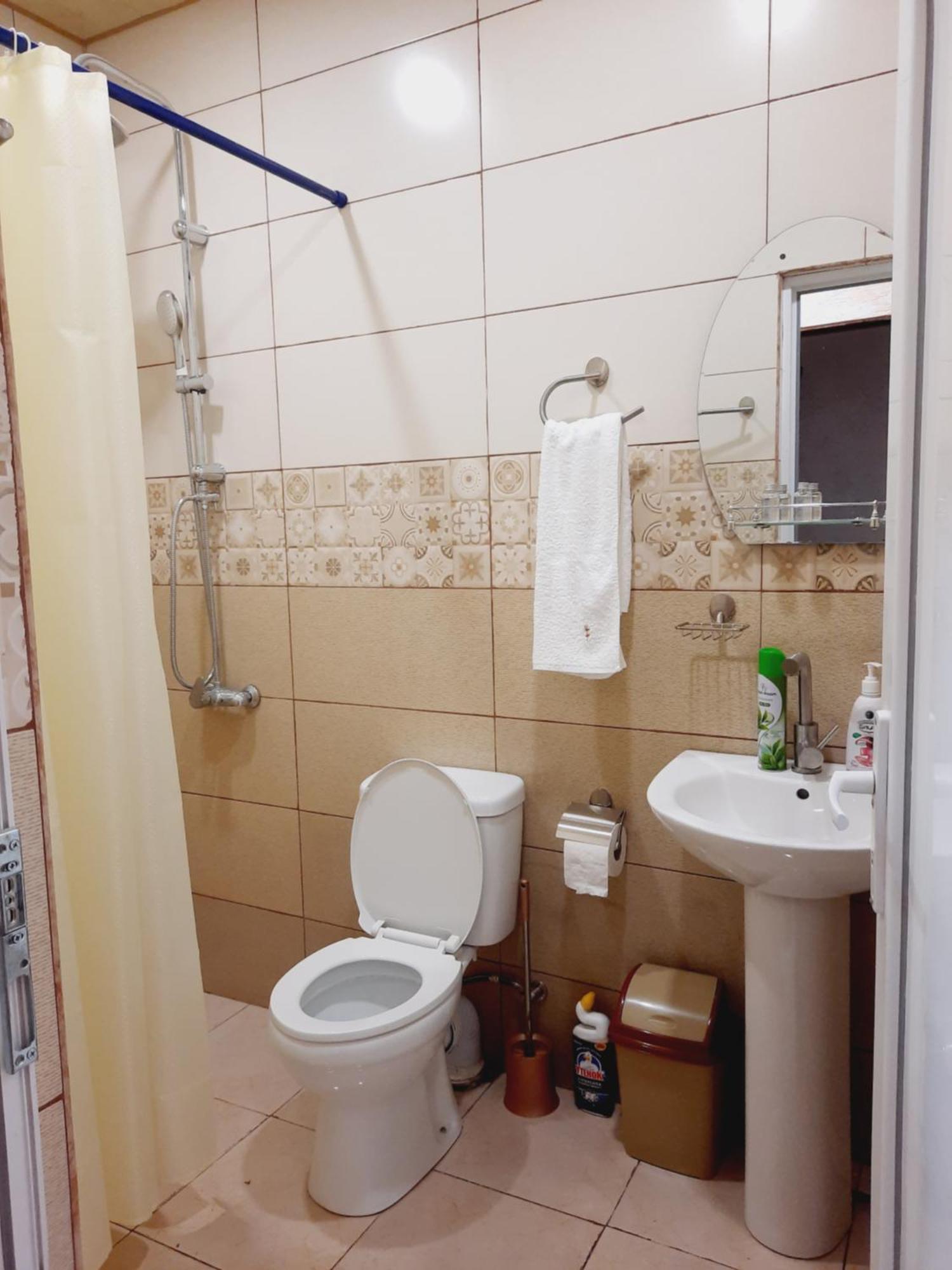 Inaisi Hotel Koetaisi Buitenkant foto